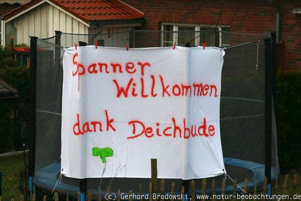 Protest der Anwohner gegen die Deichbude in Hamburg Moorwerder